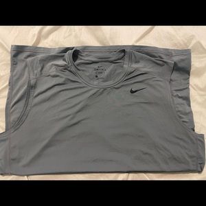 Nike dry fit sleeveless men’s shirt size XL